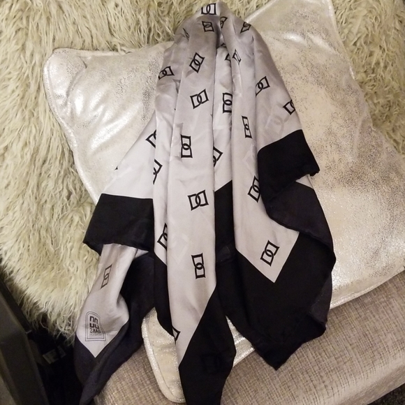 Daks Silk Scarf 2025 | ciclica.eu